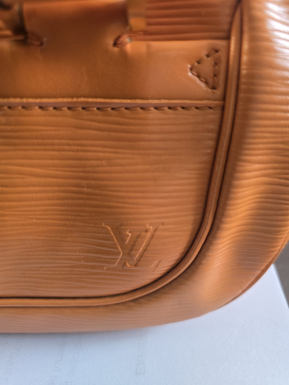 Louis Vuitton Epi Leather Dhanura PM Bag - Picture 3 of 12